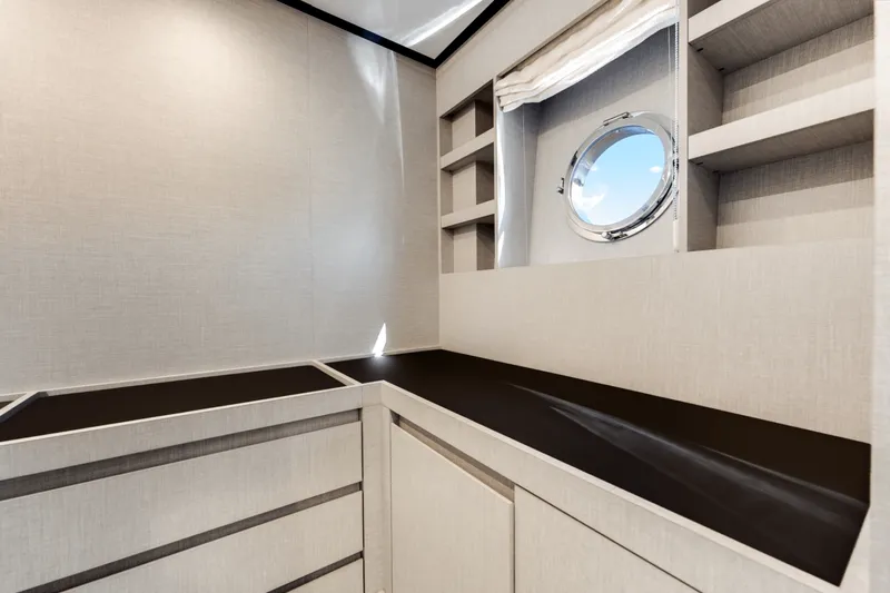 Slide: The Image of Azimut S8 2024 - 4073784