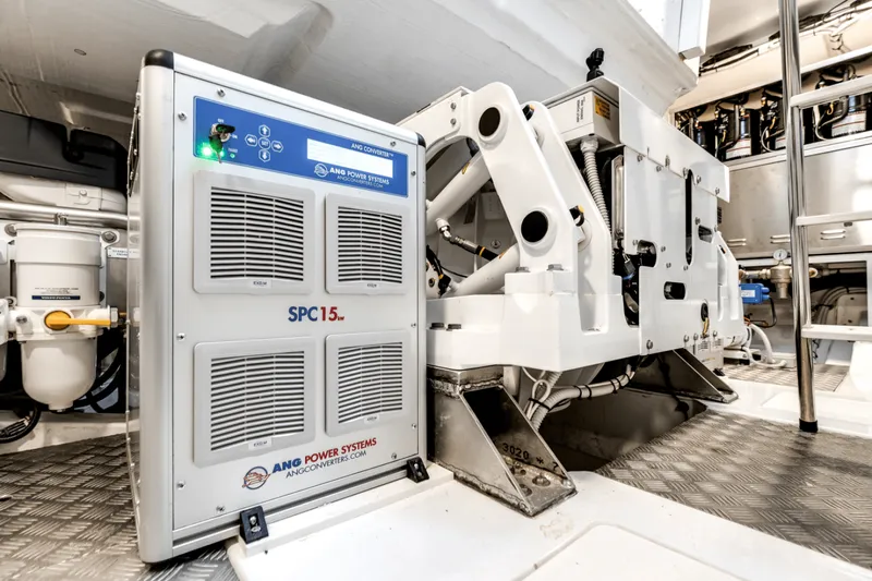 Slide: The Image of Azimut S8 2024 - 4073812