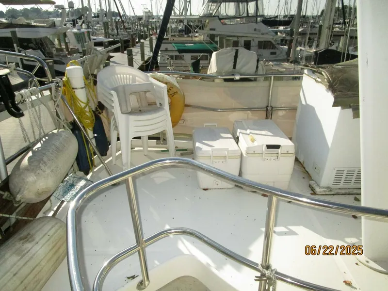 Slide: The Image of 39' Mainship sundeck port - 5435796