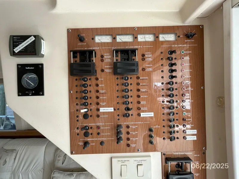 Slide: The Image of 39' Mainship electrical panel - 5435750