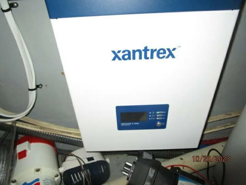 Slide: The Image of 39' Mainship inverter-charger - 3964478