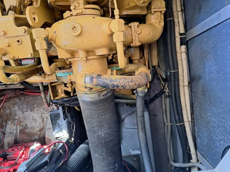 Slide: The Image of Sea Ray 390 Express Cruiser 1985 - 3977645