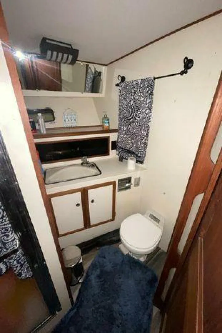 Slide: The Image of Viking 43 Double Cabin 1979 - 3990076