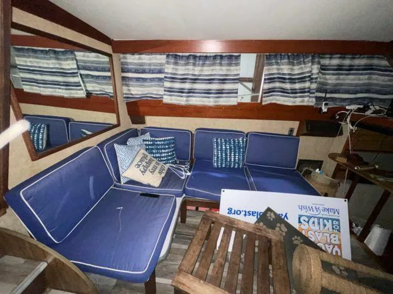 Slide: The Image of Viking 43 Double Cabin 1979 - 3990067