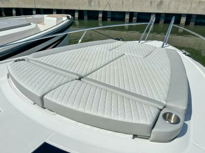 Slide: The Image of Windy 40 Camira SX 2023 - 4250289