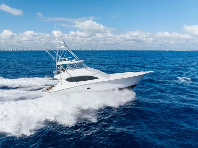 Slide: The Image of Hatteras 68 Convertible 2005 - 17