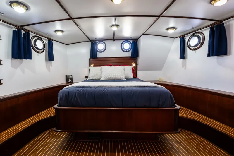 Slide: The Image of Diesel Duck 41-Plus 2009 - 5154577