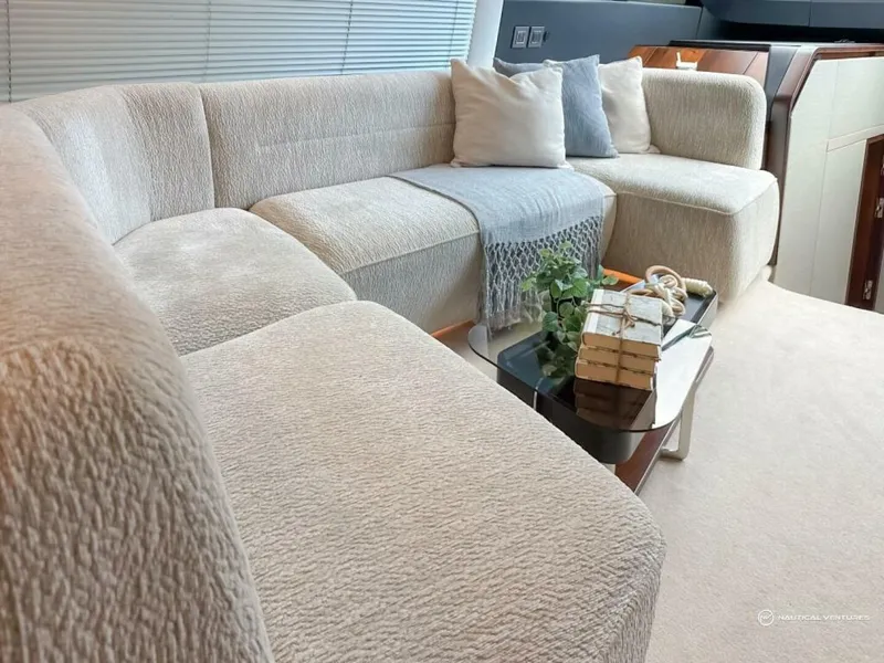 Slide: The Image of Fairline Phantom 65 2023 - 3971768