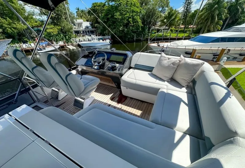 Slide: The Image of Fairline Phantom 65 2023 - 3971770