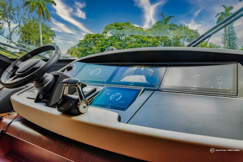 Slide: The Image of Fairline Phantom 65 2023 - 3971798