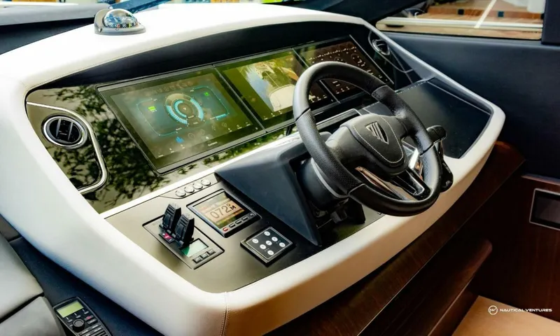 Slide: The Image of Fairline Phantom 65 2023 - 3971799