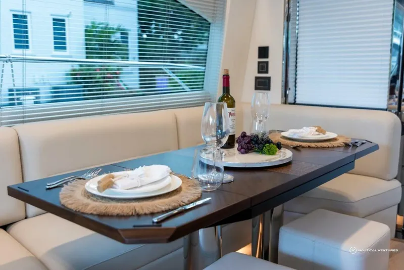 Slide: The Image of Fairline Phantom 65 2023 - 3971802