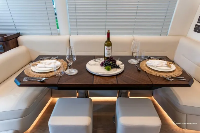 Slide: The Image of Fairline Phantom 65 2023 - 3971803