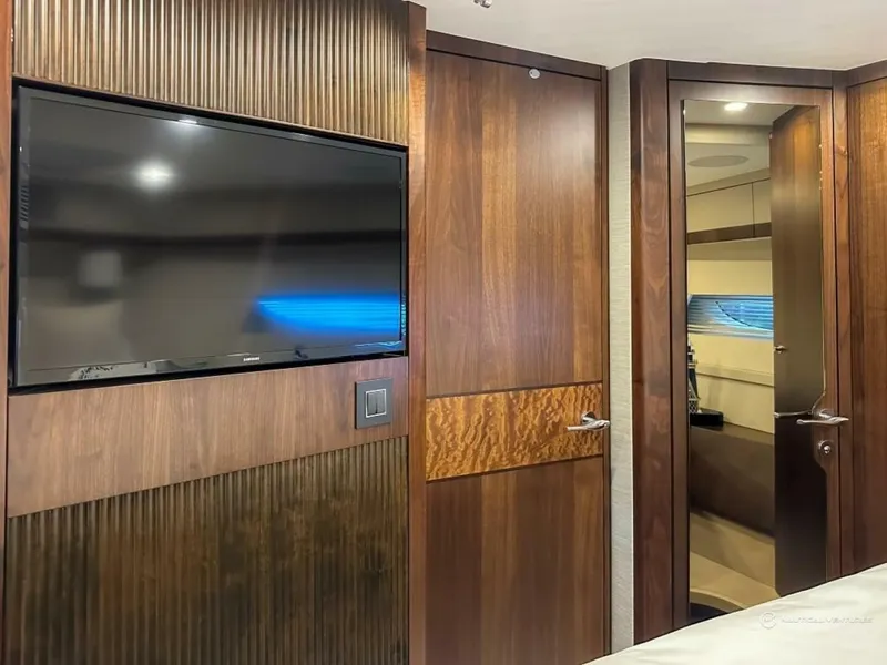 Slide: The Image of Fairline Phantom 65 2023 - 3971751