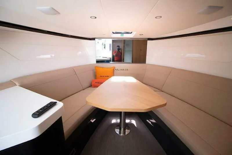 Slide: The Image of Fairline F Line 33 2021 - 3971950