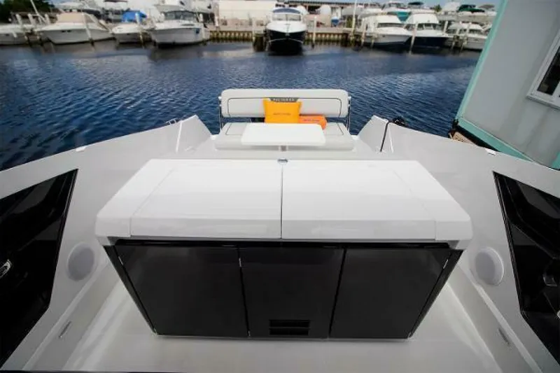 Slide: The Image of Fairline F Line 33 2021 - 3971961