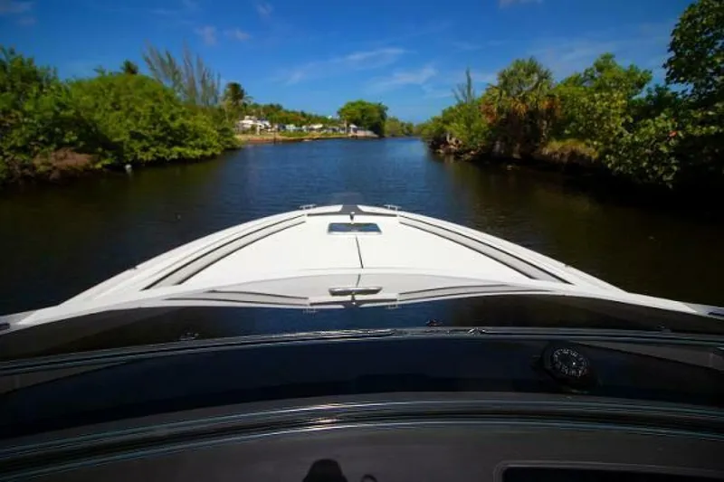Slide: The Image of Fairline F Line 33 2021 - 3971975