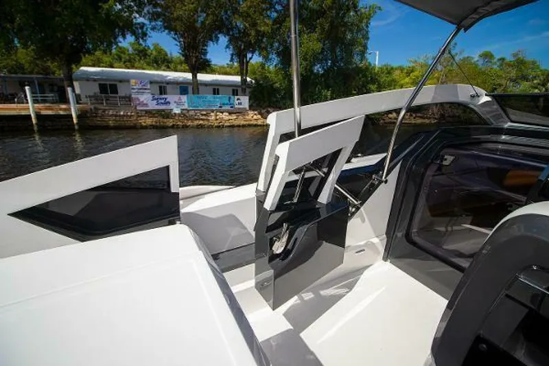 Slide: The Image of Fairline F Line 33 2021 - 3971979