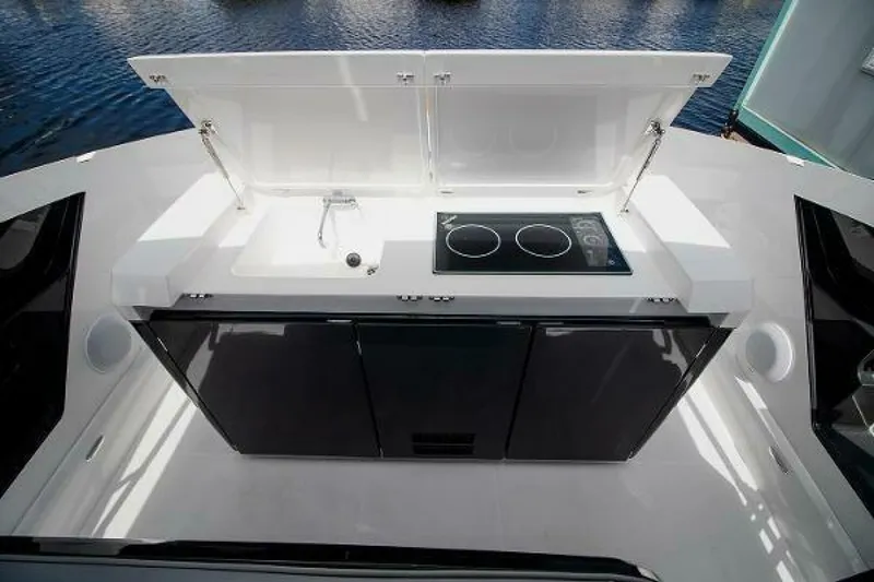 Slide: The Image of Fairline F Line 33 2021 - 3971960