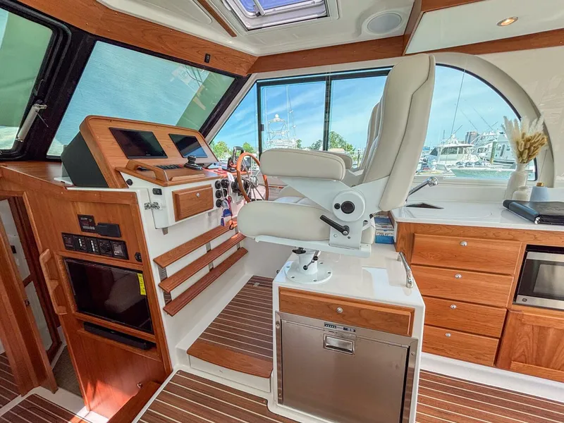 Slide: The Image of 2025 Back Cove 39O 07 - 5324612