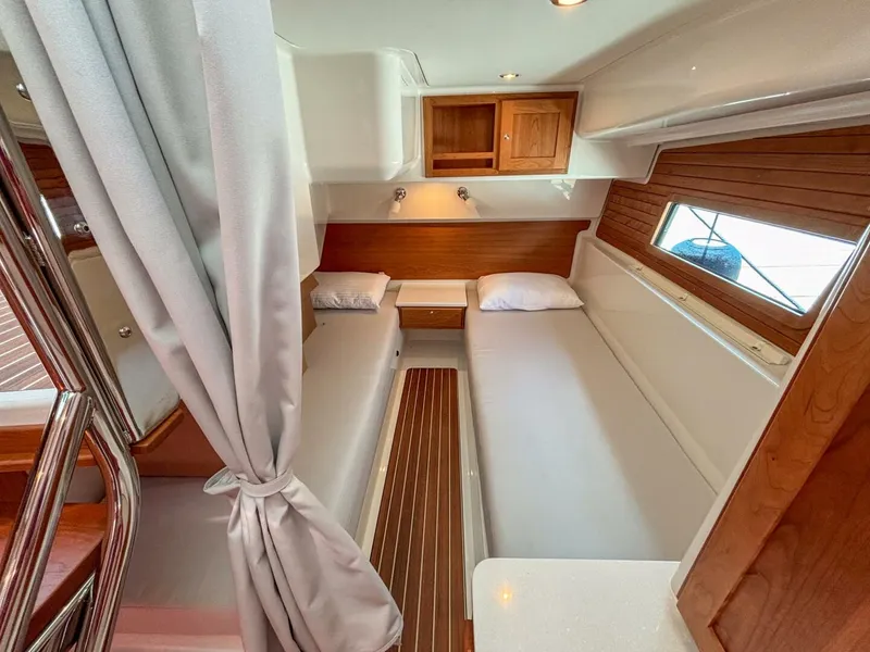 Slide: The Image of 2025 Back Cove 39O 11 - 5324616