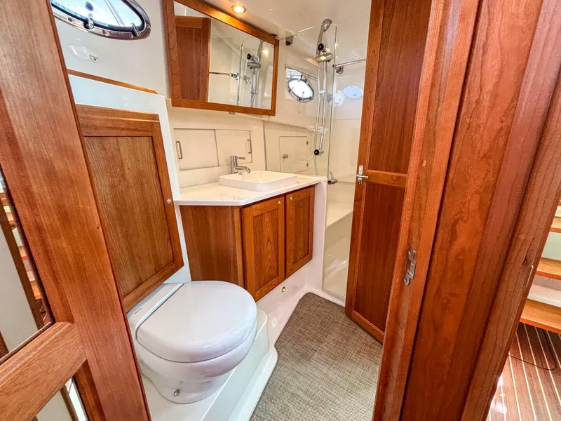 Slide: The Image of 2025 Back Cove 39O 14 - 5324619