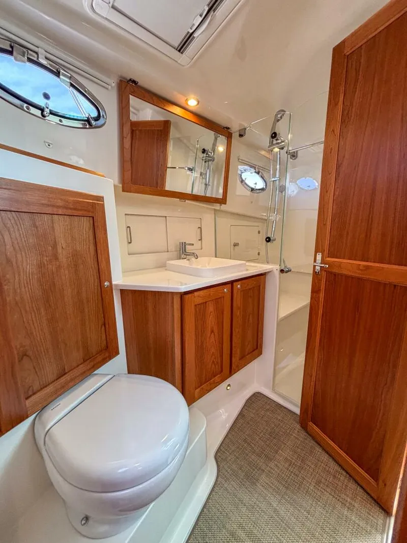 Slide: The Image of 2025 Back Cove 39O 15 - 5324620