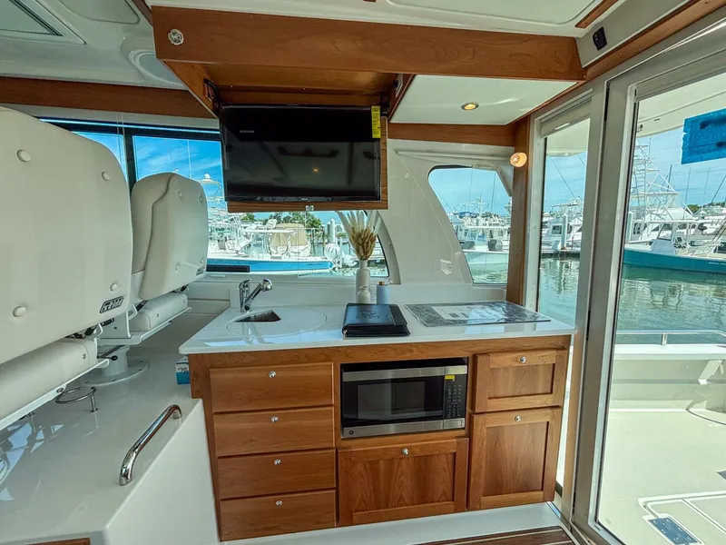 Slide: The Image of 2025 Back Cove 39O 16 - 5324621