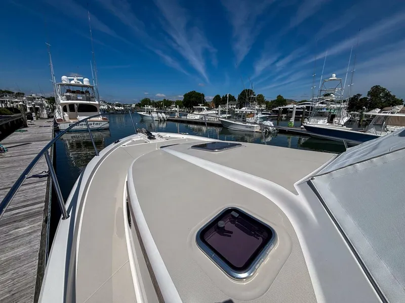 Slide: The Image of 2025 Back Cove 39O 20 - 5324625