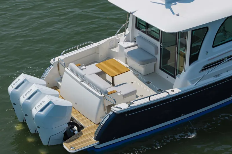 Slide: The Image of 39BackCove3902025014 - 5375629