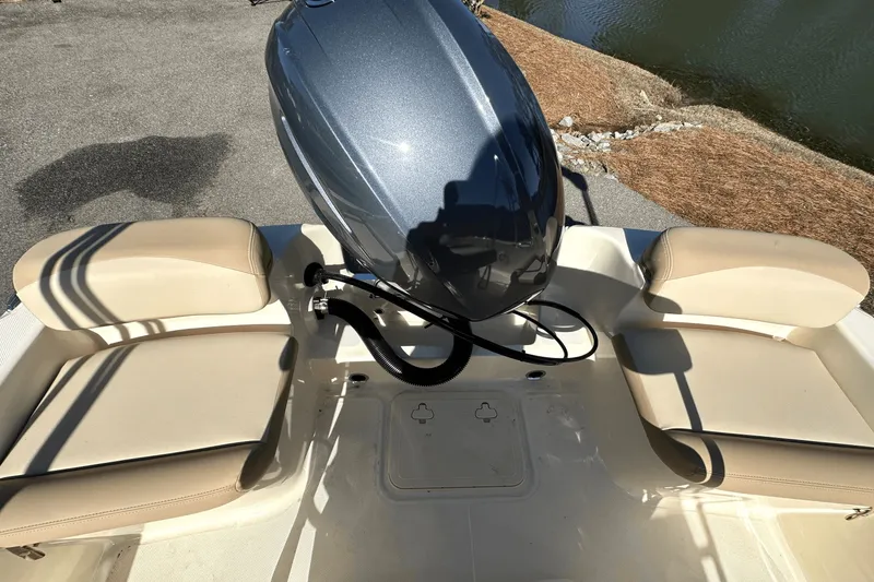 Slide: The Image of Scout 175 Sportfish 2025 - 4