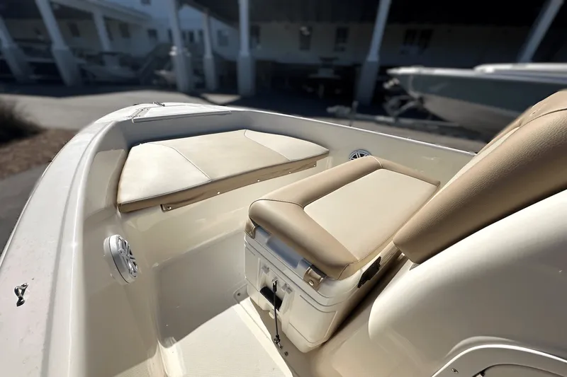 Slide: The Image of Scout 175 Sportfish 2025 - 10