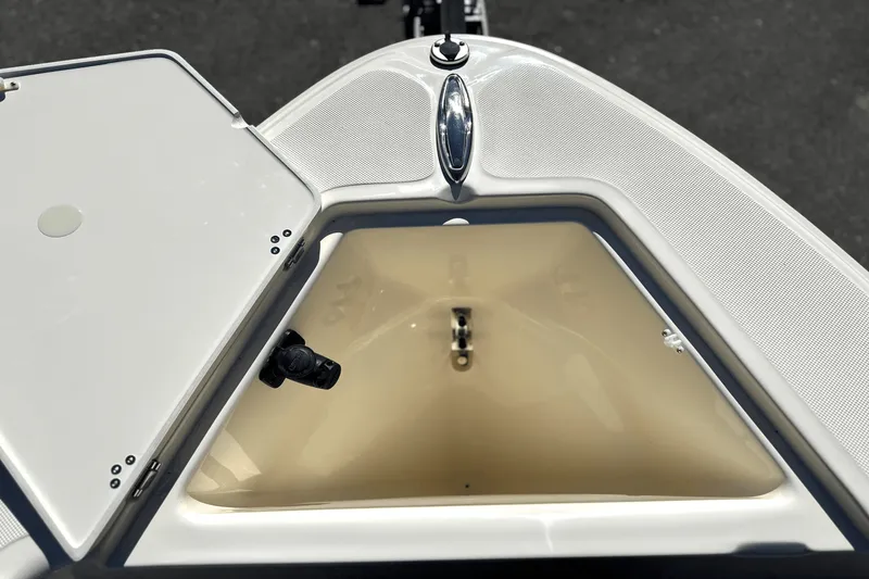 Slide: The Image of Scout 175 Sportfish 2025 - 13