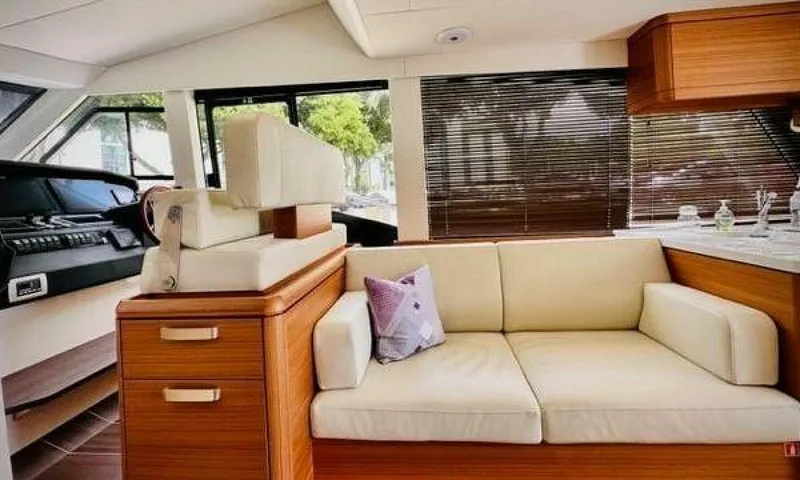 Slide: The Image of Greenline 48 Flybridge with Hardtop 2022 - 3976980