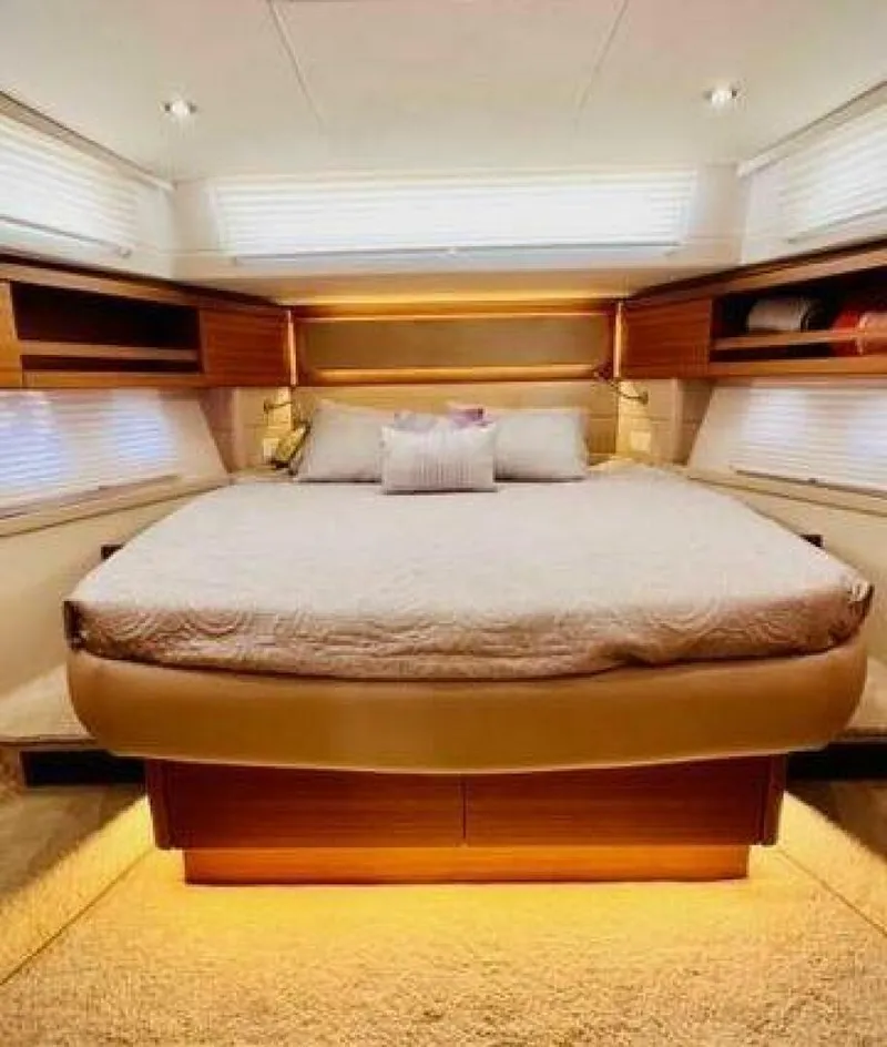 Slide: The Image of Greenline 48 Flybridge with Hardtop 2022 - 3976982