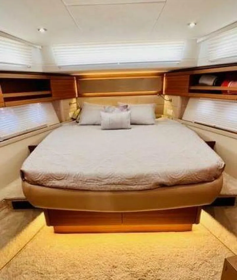 Slide: The Image of Greenline 48 Flybridge with Hardtop 2022 - 3976983