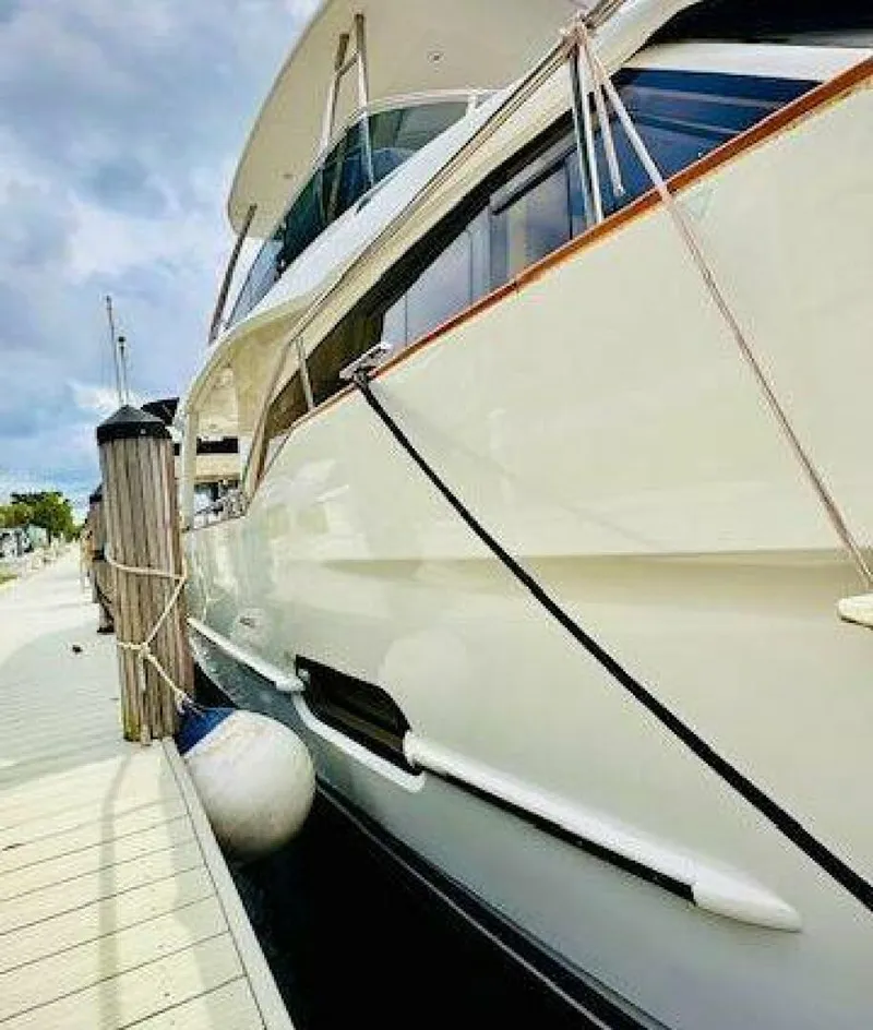 Slide: The Image of Greenline 48 Flybridge with Hardtop 2022 - 3976970