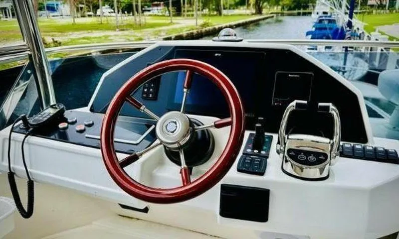 Slide: The Image of Greenline 48 Flybridge with Hardtop 2022 - 3976991