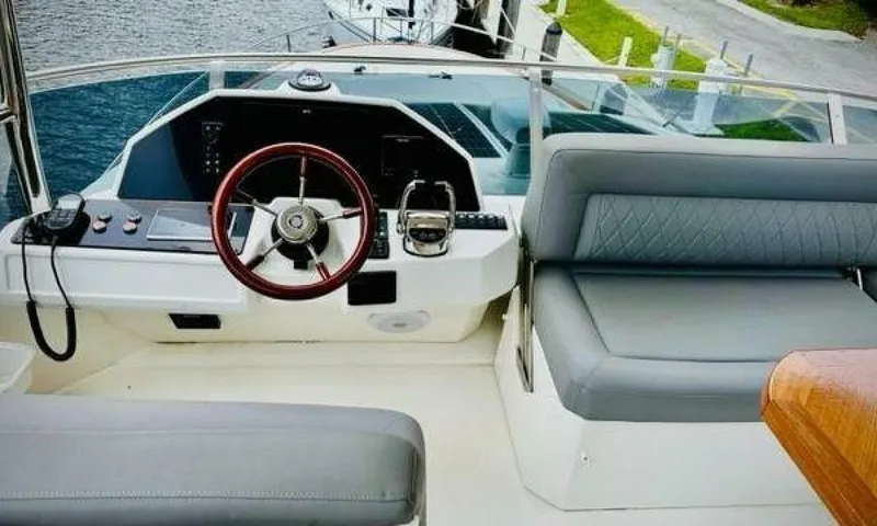 Slide: The Image of Greenline 48 Flybridge with Hardtop 2022 - 3976992