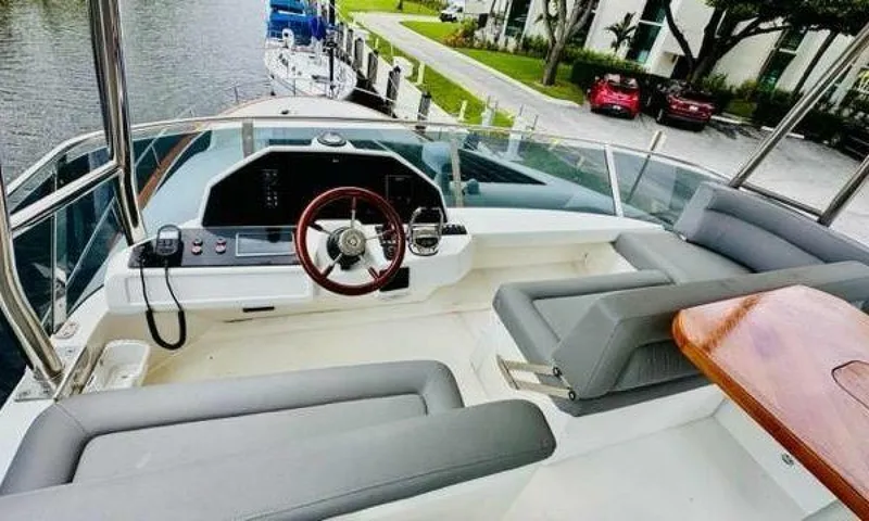 Slide: The Image of Greenline 48 Flybridge with Hardtop 2022 - 3976993