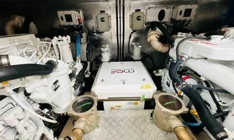 Slide: The Image of Greenline 48 Flybridge with Hardtop 2022 - 3977002