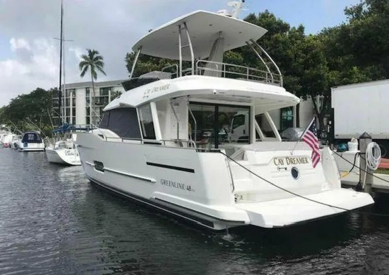 Slide: The Image of Greenline 48 Flybridge with Hardtop 2022 - 3977006