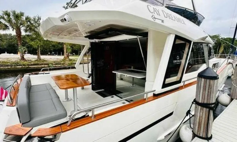 Slide: The Image of Greenline 48 Flybridge with Hardtop 2022 - 3976976