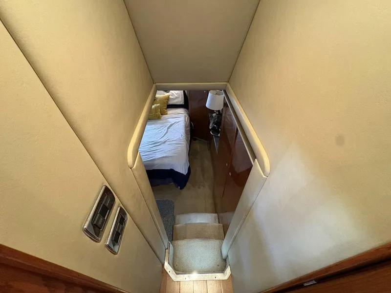 Slide: The Image of Sea Ray 480 Motor Yacht 2002 - 5933171