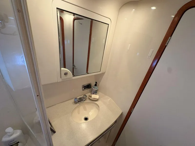 Slide: The Image of Sea Ray 480 Motor Yacht 2002 - 5933177