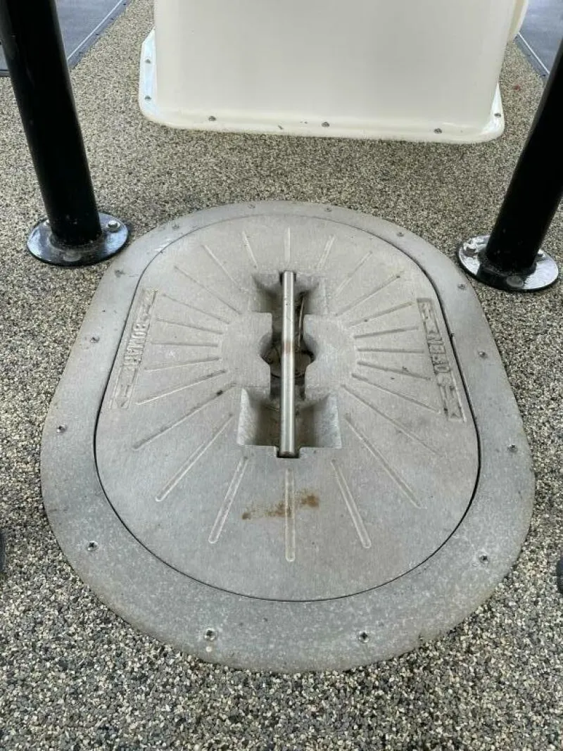 Slide: The Image of 1997 Custom 31 Center Console Pullin Drag - 3980992