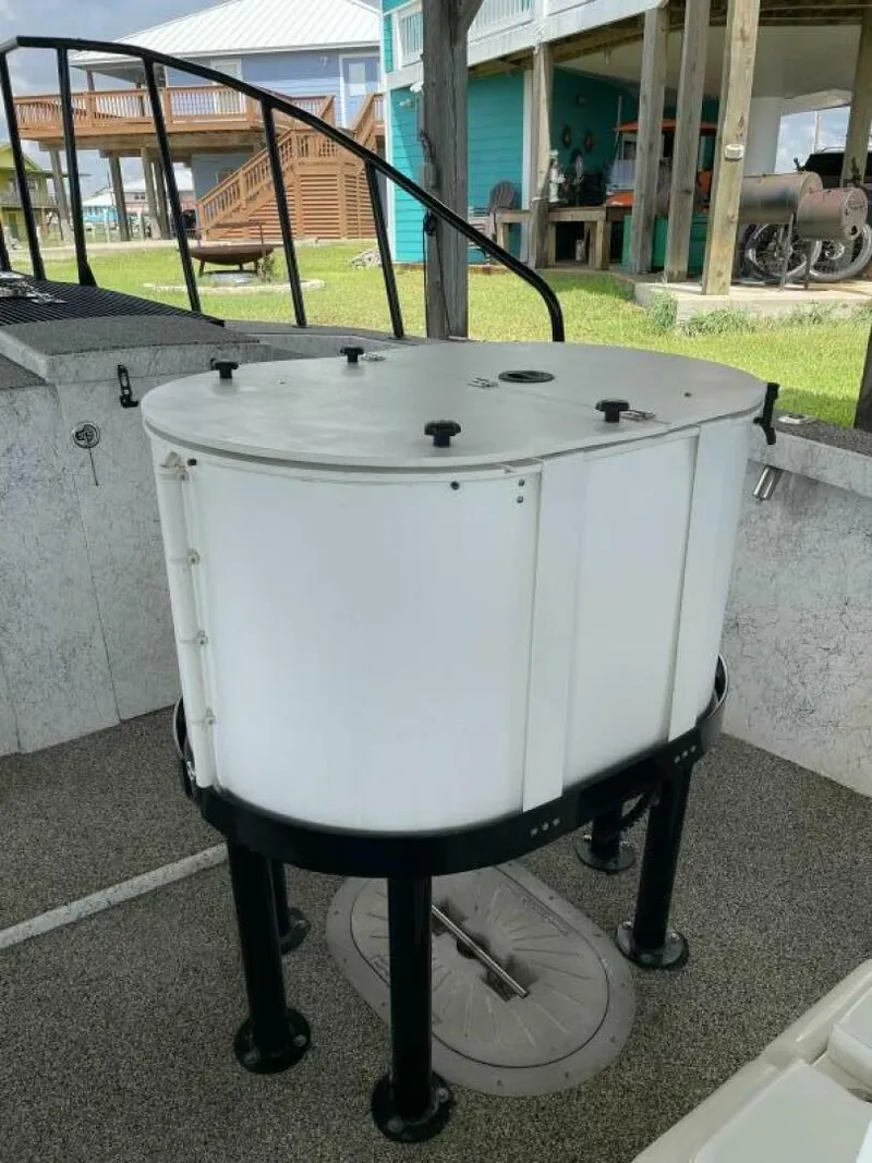 Slide: The Image of 1997 Custom 31 Center Console Pullin Drag - 3980970