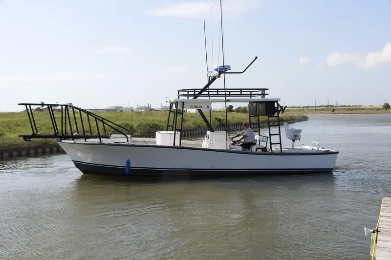 Slide: The Image of 1997 Custom 31 Center Console Pullin Drag - 3981038