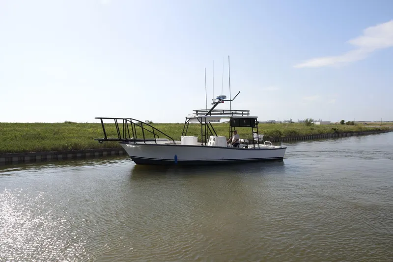 Slide: The Image of 1997 Custom 31 Center Console Pullin Drag - 3981039