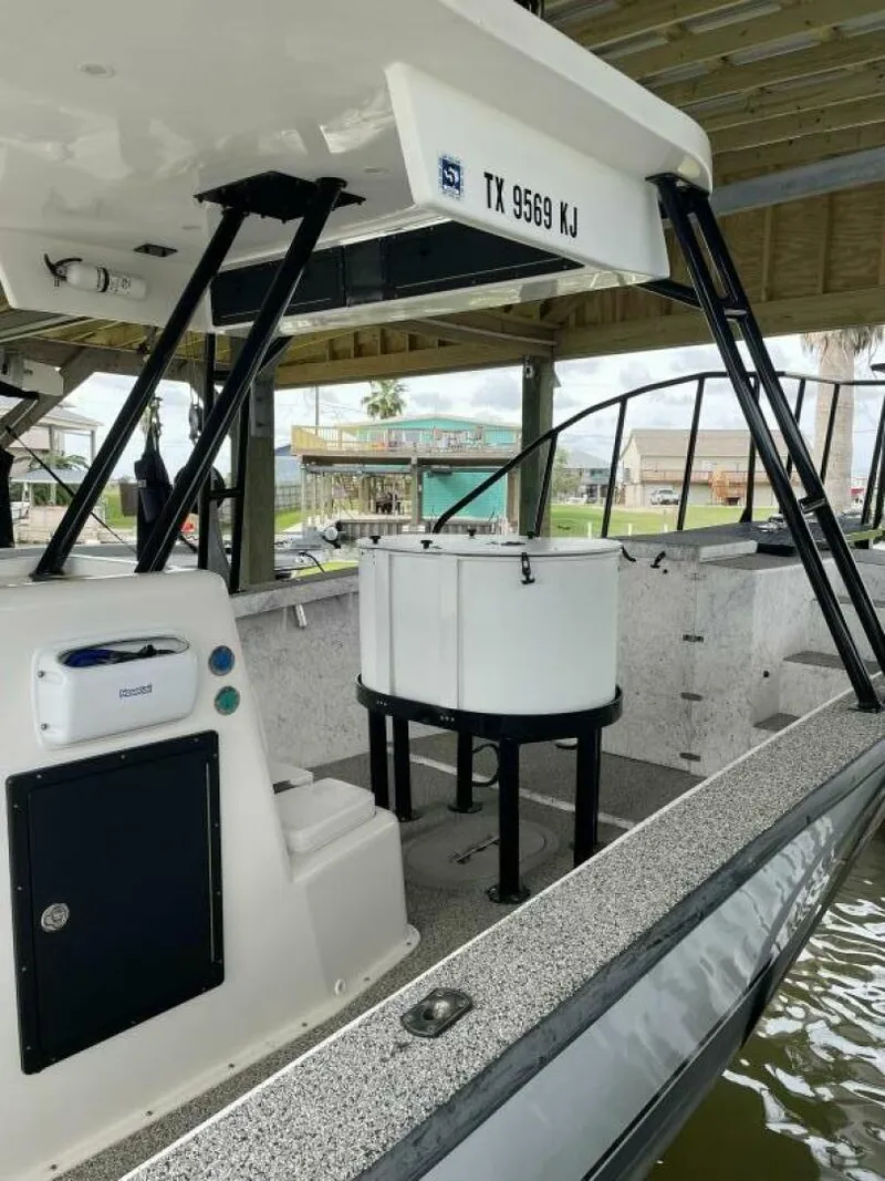 Slide: The Image of 1997 Custom 31 Center Console Pullin Drag - 3981042